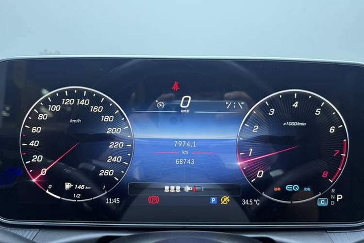 Used Mercedes-Benz C-Class 2022 C 200 L Sport Edition Odometer Close Up