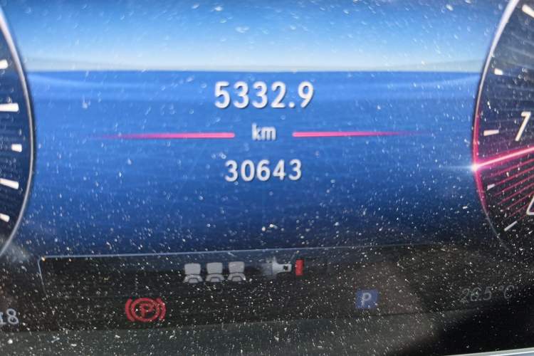 Used Mercedes-Benz C-Class 2022 Revised C 260 L Starry Night Sport Edition Odometer Close Up