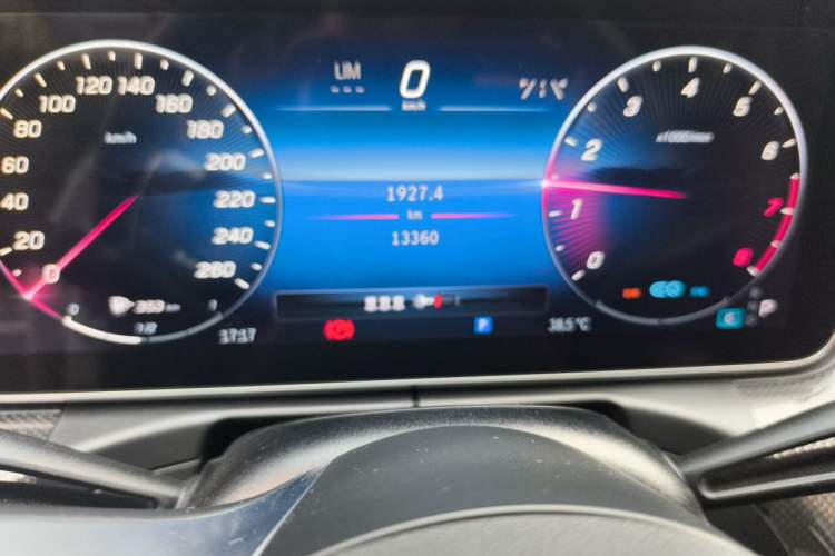 Used Mercedes-Benz C-Class 2022 Restyled C 260 L Sport Edition Odometer Close Up