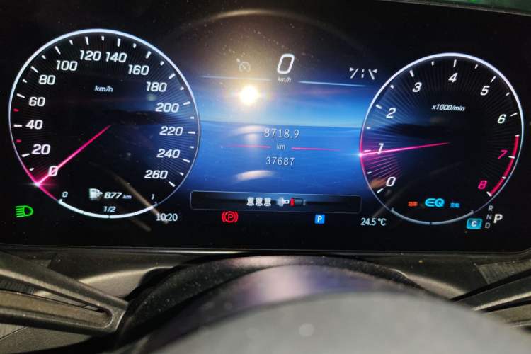 Used Mercedes-Benz C-Class 2022 C 200 L Sport Edition Odometer Close Up
