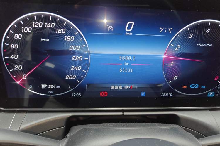 Used Mercedes-Benz C-Class 2022 Restyled C 260 L Sport Edition Odometer Close Up