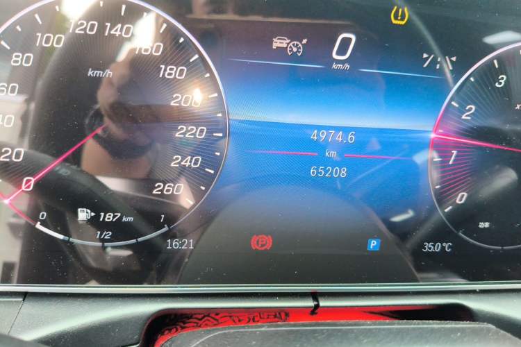 Used Mercedes-Benz C-Class 2022 C 260 L Sport Edition Odometer Close Up