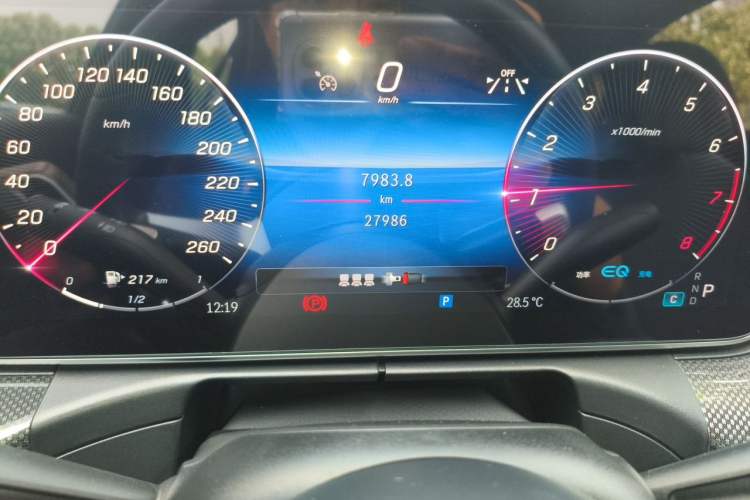 Used Mercedes-Benz C-Class 2022 Restyled C 260 L Sport Edition Odometer Close Up