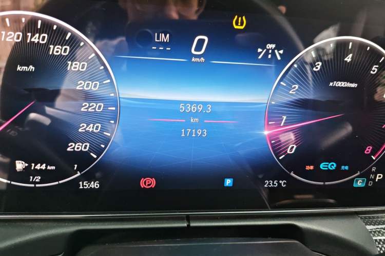 Used Mercedes-Benz C-Class 2022 C 260 L Sport Edition Odometer Close Up