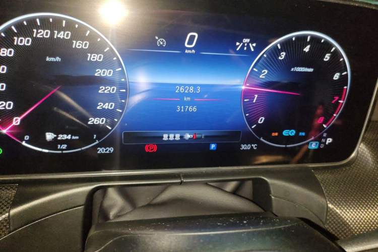Used Mercedes-Benz C-Class 2022 Restyled C 260 L Sport Edition Odometer Close Up