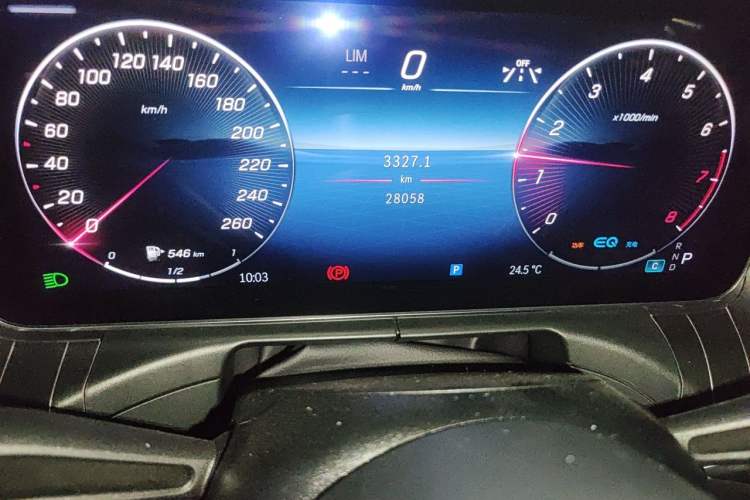 Used Mercedes-Benz C-Class 2022 C 200 L Sport Edition Odometer Close Up