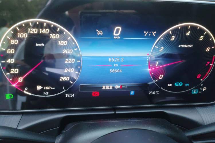 Used Mercedes-Benz C-Class 2022 Restyled C 200 L Sport Edition Odometer Close Up