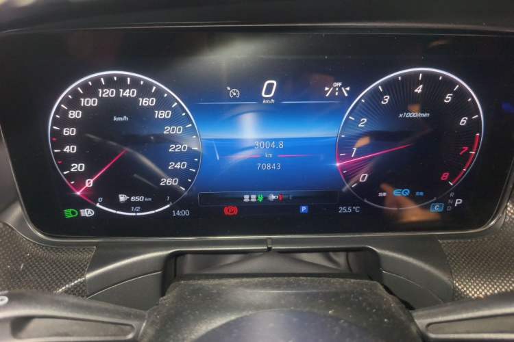 Used Mercedes-Benz C-Class 2022 Restyled C 260 L Sport Edition Odometer Close Up
