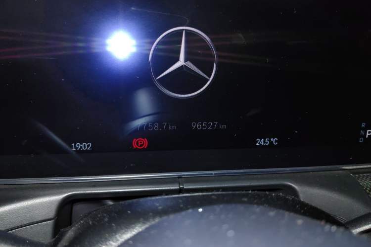 Used Mercedes-Benz C-Class 2022 C 260 L Sport Edition Odometer Close Up