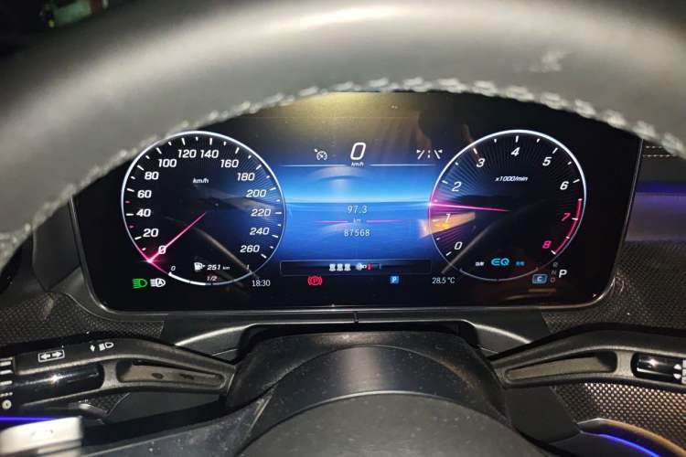 Used Mercedes-Benz C-Class 2022 Facelift C 260 L Odometer Close Up