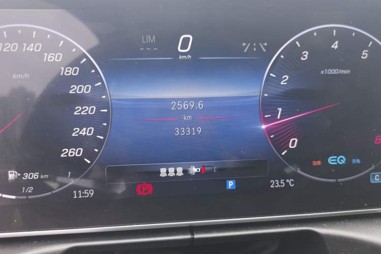 Used Mercedes-Benz C-Class 2022 Restyled C 260 L Sport Edition Odometer Close Up