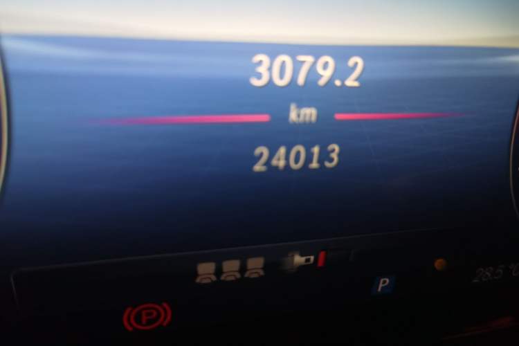 Used Mercedes-Benz C-Class 2022 Restyled C 260 L Sport Edition Odometer Close Up
