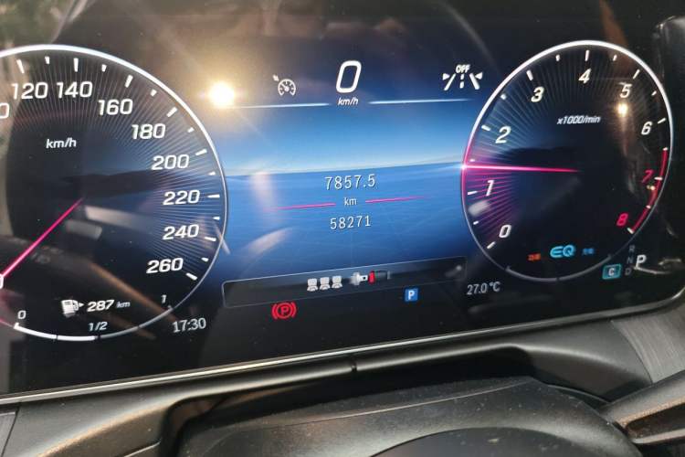 Used Mercedes-Benz C-Class 2022 C 200 L Sport Edition Odometer Close Up