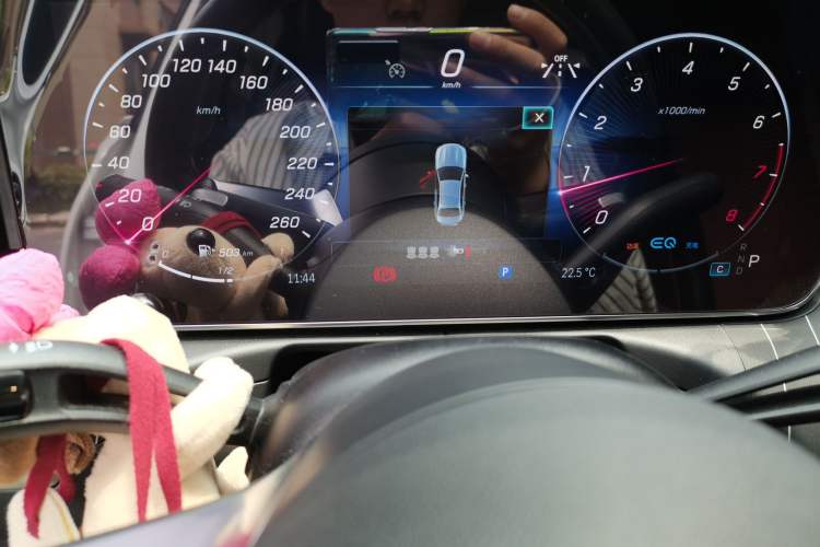 Used Mercedes-Benz C-Class 2022 C 200 L Sport Edition Odometer Close Up
