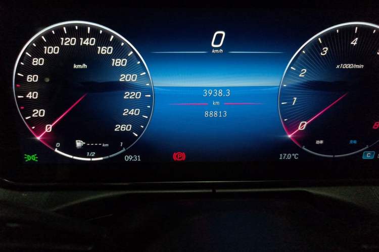 Used Mercedes-Benz C-Class 2022 C 200 L Sport Edition Odometer Close Up