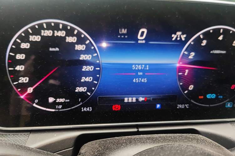 Used Mercedes-Benz C-Class 2022 Restyled C 260 L Sport Edition Odometer Close Up