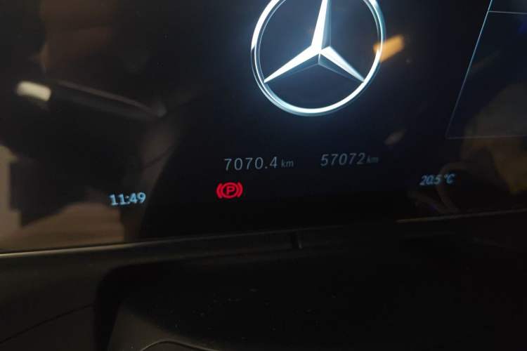 Used Mercedes-Benz C-Class 2022 C 260 L Sport Edition Odometer Close Up