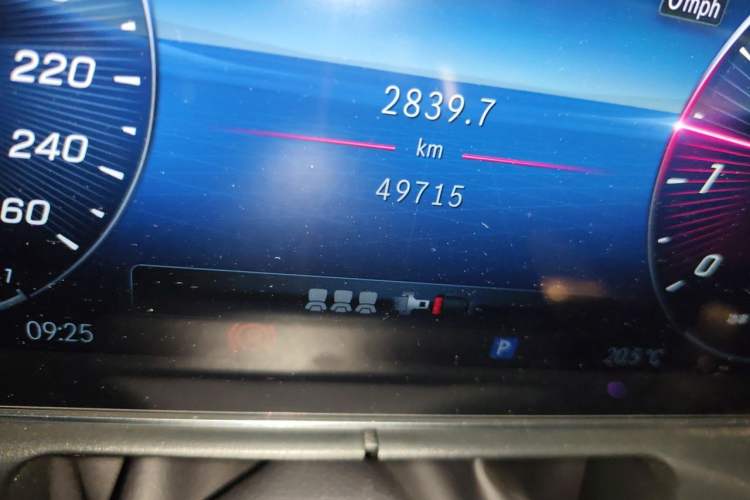 Used Mercedes-Benz C-Class 2022 Restyled C 260 L Sport Edition Odometer Close Up