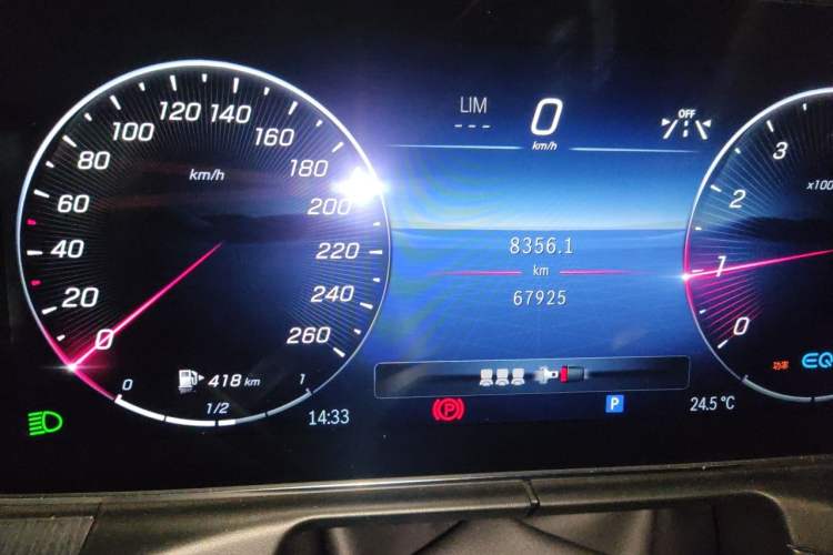 Used Mercedes-Benz C-Class 2022 C 200 L Sport Edition Odometer Close Up