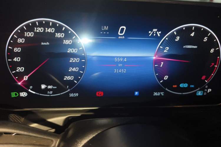 Used Mercedes-Benz C-Class 2022 Restyled C 260 L Sport Edition Odometer Close Up