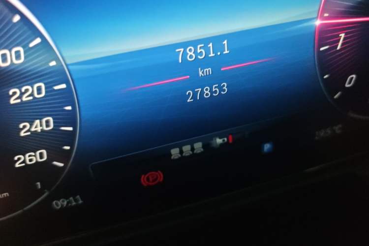 Used Mercedes-Benz C-Class 2022 Restyled C 200 L Sport Edition Odometer Close Up