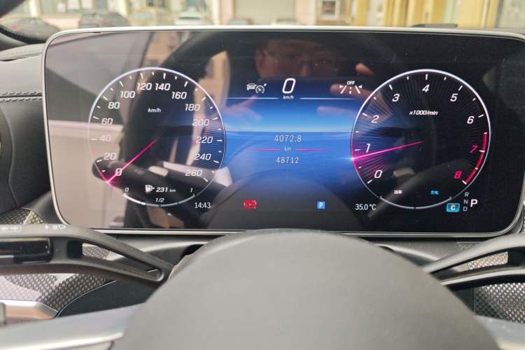 Used Mercedes-Benz C-Class 2022 C 260 L Odometer Close Up
