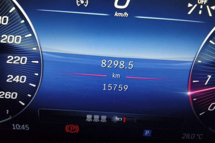Used Mercedes-Benz C-Class 2022 C 260 L Odometer Close Up