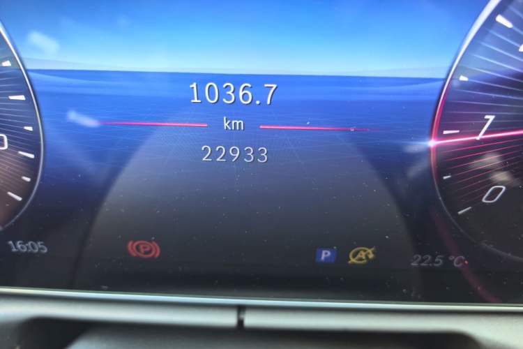 Used Mercedes-Benz C-Class 2022 C 260 L Sport Edition Odometer Close Up