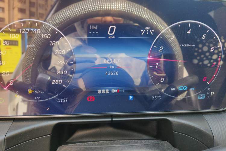 Used Mercedes-Benz C-Class 2022 Restyled C 200 L Sport Edition Odometer Close Up