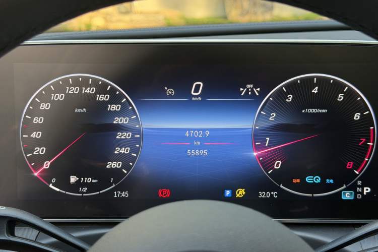 Used Mercedes-Benz C-Class 2022 Restyled C 260 L Sport Edition Odometer Close Up