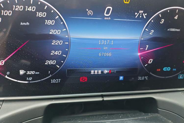 Used Mercedes-Benz C-Class 2022 C 260 L Sport Edition Odometer Close Up