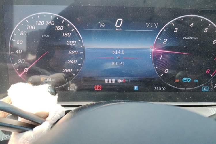 Used Mercedes-Benz C-Class 2022 C 200 L Sport Edition Odometer Close Up