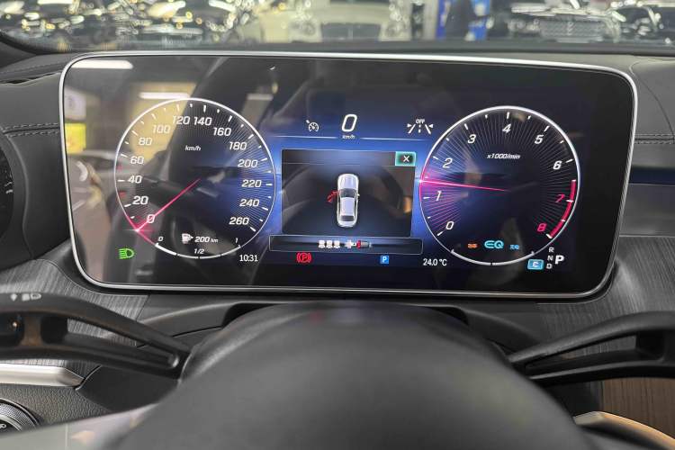 Used Mercedes-Benz C-Class 2022 Restyled C 200 L Sport Edition Odometer Close Up