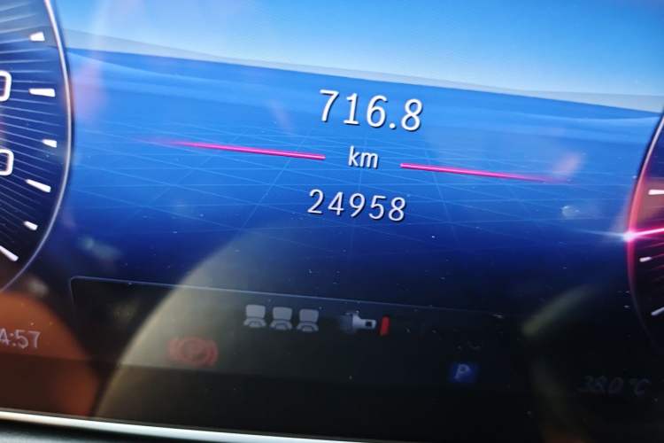 Used Mercedes-Benz C-Class 2022 C 200 L Sport Edition Odometer Close Up