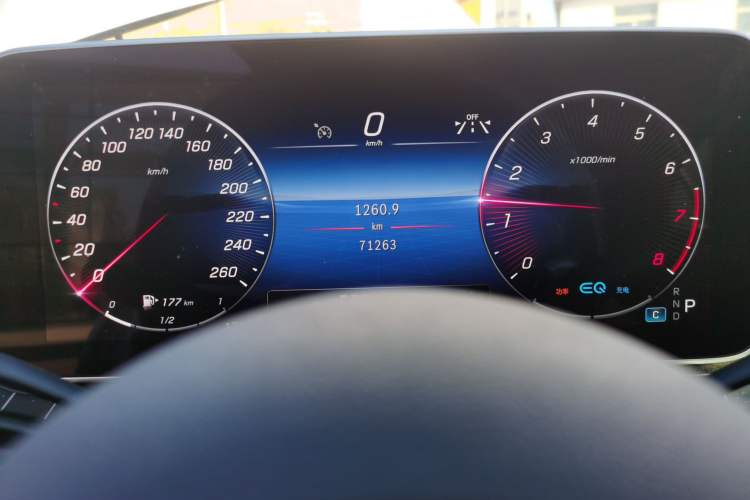 Used Mercedes-Benz C-Class 2022 Restyled C 260 L Sport Edition Odometer Close Up