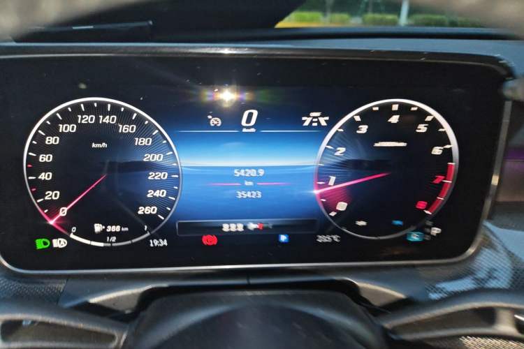 Used Mercedes-Benz C-Class 2022 Restyled C 200 L Sport Edition Odometer Close Up