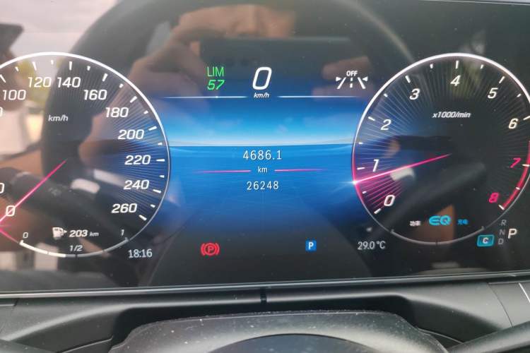 Used Mercedes-Benz C-Class 2022 C 200 L Sport Edition Odometer Close Up
