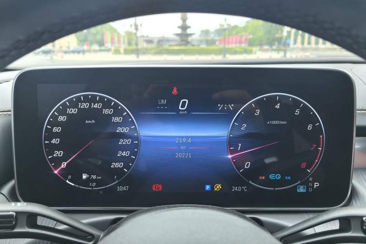 Used Mercedes-Benz C-Class 2022 C 200 L Sport Edition Odometer Close Up