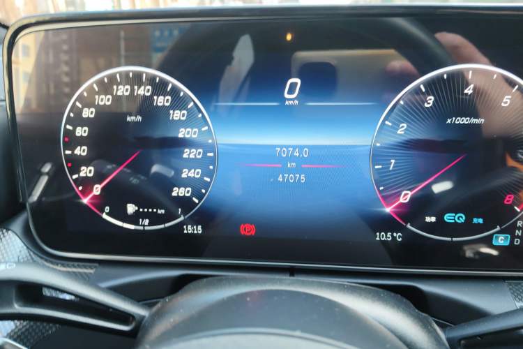 Used Mercedes-Benz C-Class 2022 Restyled C 260 L Sport Edition Odometer Close Up