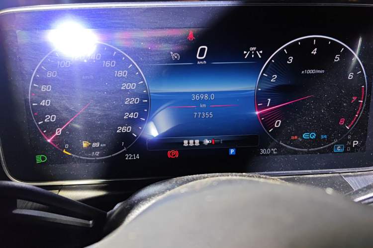 Used Mercedes-Benz C-Class 2022 Restyled C 200 L Sport Edition Odometer Close Up