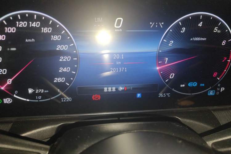 Used Mercedes-Benz C-Class 2022 Restyled C 200 L Sport Edition Odometer Close Up