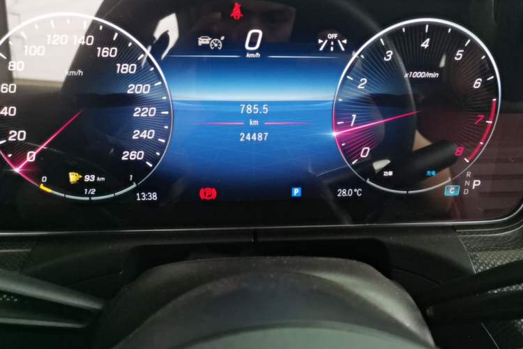 Used Mercedes-Benz C-Class 2022 C 260 L Odometer Close Up
