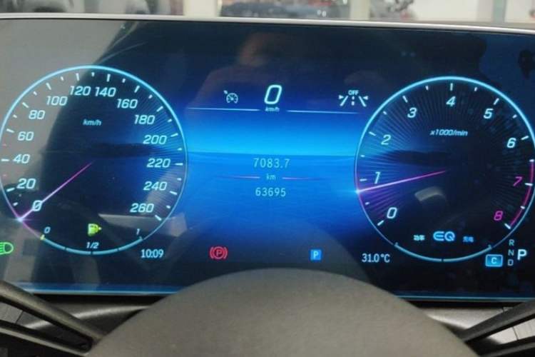 Used Mercedes-Benz C-Class 2022 Restyled C 200 L Sport Edition Odometer Close Up