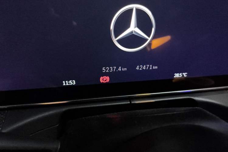 Used Mercedes-Benz C-Class 2022 Restyled C 260 L Sport Edition Odometer Close Up