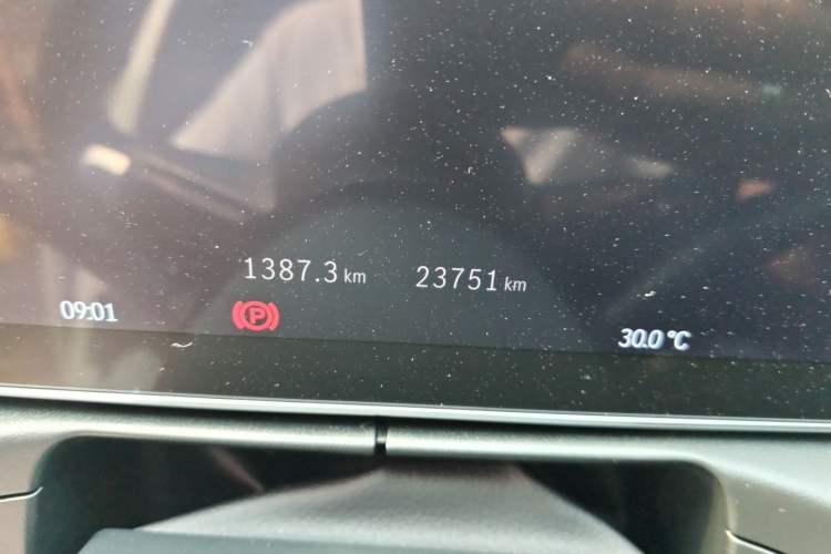 Used Mercedes-Benz C-Class 2022 C 260 L Sport Edition Odometer Close Up