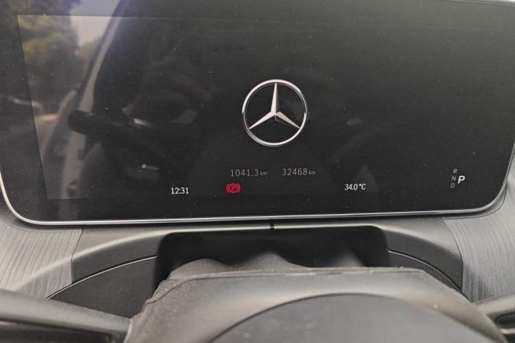 Used Mercedes-Benz C-Class 2022 C 260 L Odometer Close Up