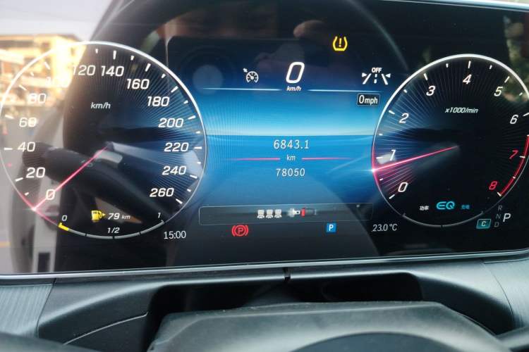 Used Mercedes-Benz C-Class 2022 Restyled C 200 L Sport Edition Odometer Close Up