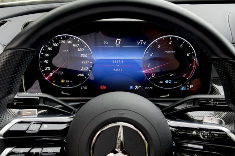 Used Mercedes-Benz C-Class 2022 Restyled C 260 L Sport Edition Odometer Close Up