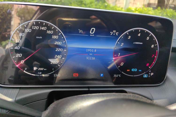 Used Mercedes-Benz C-Class 2022 Restyled C 200 L Sport Edition Odometer Close Up