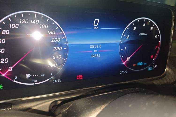 Used Mercedes-Benz C-Class 2022 C 260 L Sport Edition Odometer Close Up